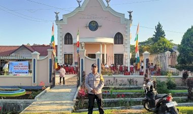 Sinergi-Polri-dan-Masyarakat,-Polres-Manggarai-Amankan-Ibadah-Minggu-di-Langke-Rembong
