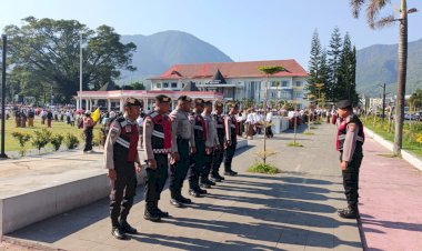 Polres-Manggarai-Laksanakan-Pengamanan-dan-Pengawalan-Defile-dan-Karnaval-Festival-Golocuru