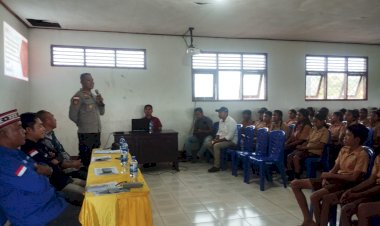 Kapolsek-Satarmese-Hadiri-Sosialisasi-Pencegahan-Paham-Radikalisme-dan-Penyimpangan-Seksual-di-SMPN-12-Satarmese