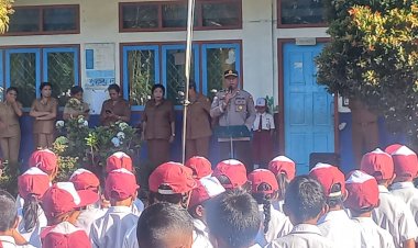 KASAT-BINMAS-POLRES-MANGGARAI-LAKSANAKAN-PROGRAM-“POLISI-GOES-TO-SCHOOL”-DI-SDI-TENDA