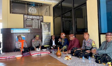 Polres-Manggarai-Gelar-Ritual-Adat-“Condas-Kolang-Tadangs-Da’at”-Sebagai-Bentuk-Penghormatan-Leluhur-di-Tanah-Ulayat-Mako-Polres