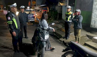 Antisipasi-Balap-Liar-dan-Parkir-Liar,-Sat-Lantas-Polres-Manggarai-Gelar-Patroli-Malam