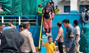 KP3-Laut-Pelabuhan-Reo-Laksanakan-Pengamanan-Kapal-Penumpang-KM.-Citra-Baru-I,-Situasi-Aman-dan-Kondusif