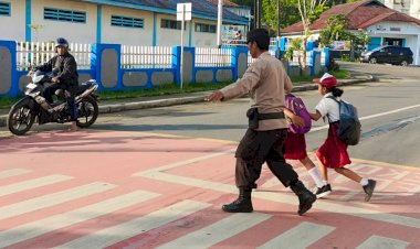 Wujudkan-Pelayanan-Prima,-Polres-Manggarai-Gelar-Strong-Point-di-Titik-Rawan-Lalin