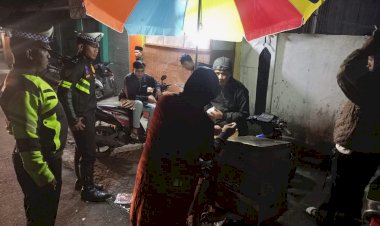 Sat-Lantas-Polres-Manggarai-Gelar-Patroli-Malam-Antisipasi-Balap-Liar-dan-Parkir-Liar-di-Wilayah-Hukum-Polres-Manggarai