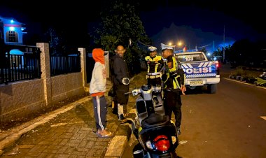 Sat-Lantas-Polres-Manggarai-Gelar-Patroli-Malam-Antisipasi-Balap-Liar-dan-Laka-Lantas