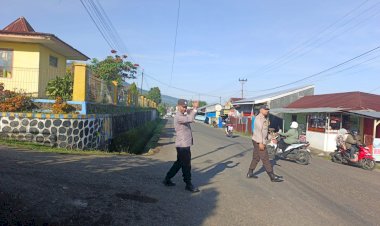 JAGA-KAMTIBCARLANTAS-KONDUSIF,-POLRES-MANGGARAI-TERJUNKAN-PERSONEL-SETIAP-PAGI-UNTUK-PENGATURAN-ARUS-LALU-LINTAS