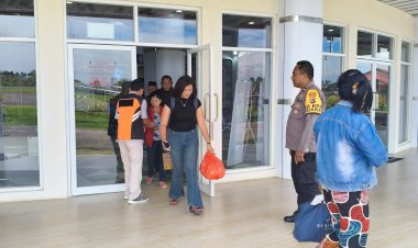 KA-POSPOL-KP3-UDARA-FRANS-SALES-LEGA-PASTIKAN-SITUASI-AMAN-DAN-NYAMAN-DI-BANDAR-UDARA-FRANS-SALES-LEGA-RUTENG