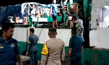 KP3-Laut-Reo-Laksanakan-Pengamanan-Kedatangan-Kapal-Perintis-KM-Anugrah-Abadi-I-di-Pelabuhan-Reo