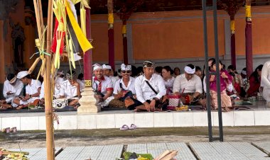 MENINGKATKAN-KUALITAS-KEIMANAN-DALAM-PENGABDIAN-KEPADA-POLRI,-PERSONEL-PNPP-POLRES-MANGGARAI-YANG-BERAGAMA-HINDU-LAKSANAKAN-IBADAH-HARI-SUCI-GALUNGAN-DI-PURA-AGUNG-WASO-GIRI--NATHA--RUTENG