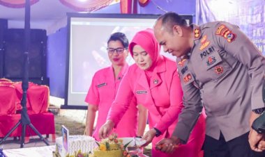 ANGGOTA-POLRES-MANGGARAI-RAYAKAN-ULANG-TAHUN-KAPOLRES-DALAM-SUASANA-SEDERHANA-DAN-PENUH-KEAKRABAN