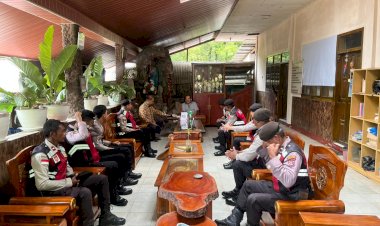 Sat-Samapta-Polres-Manggarai-Intensifkan-Patroli-Pengamanan-Gereja-Jelang-Natal-dan-Tahun-Baru-2026