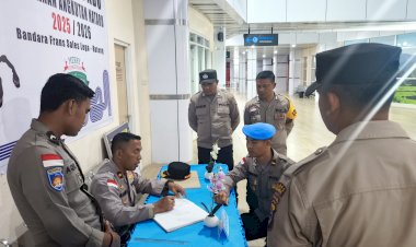 Wakapolres-Manggarai-Bersama-Kasi-Propam-Lakukan-Pengecekan-dan-Pengawasan-Personel-Pengamanan-Operasi-Lilin-Turangga-2025