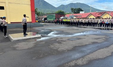 Waka-Polres-Manggarai-Pimpin-Apel-Pergeseran-Pasukan-Pengamanan-Natal-2025-dan-Tahun-Baru-2026