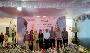 Kapolres-Manggarai-Bersama-PJU-dan-Ketua-Bhayangkari-Cabang-Manggarai-Jadikan-Momen-Natal-Perkuat-Silaturahmi-dengan-Unsur-Forkopimda