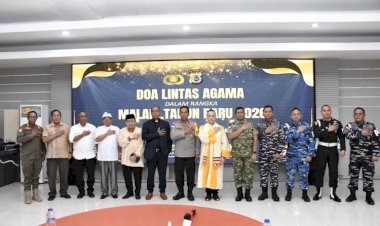 Kapolda-NTT-Pimpin-Doa-Lintas-Agama-Sambut-Malam-Tahun-Baru-2026,-Wujud-Empati-bagi-Korban-Bencana-di-Sumut-dan-Aceh