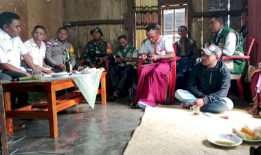 Bhabinkamtibmas-Desa-Nao-Dukung-Swasembada-Pangan-Lewat-Panen-Raya-Bersama-Petani