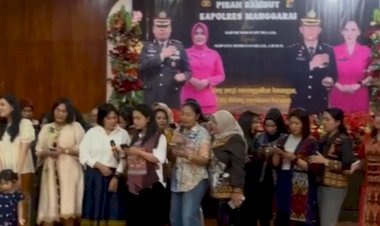 Bhayangkari-Senandungkan-Lagu-“Kemesraan”,-dan--lagu-Kala-Cinta--mengoda-Antar-Kepergian-dan-Sambut-Kedatangan-Ketua-Bhayangkari-Cabang-Manggarai