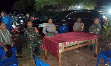 Bhabinkamtibmas-Polsek-Reo-Amankan-Resepsi-Pernikahan-di-Desa-Salama