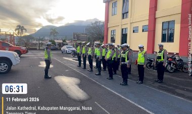 Kasat-Lantas-Polres-Manggarai-Polda-NTT-Pimpin-Apel-Pengaturan-Pagi-Sat-Lantas