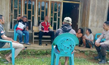 Bhabinkamtibmas-Bersama-Kapolsek-Cibal-Sambangi-Warga-Kampung-Ratung,-Perkuat-Kamtibmas-dan-Dukung-Ketahanan-Pangan