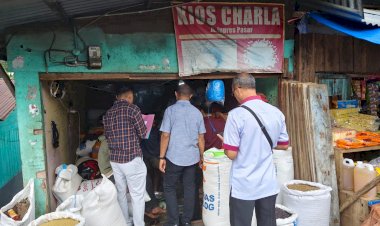 Satgas-Pangan-Manggarai-Pastikan-Harga-Beras-dan-Minyak-Kita-Sesuai-HET-di-Pasar-Inpres-Ruteng