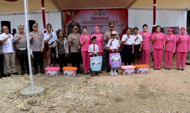 *Kapolda-NTT-Berbagi-Tali-Asih-di-Peresmian-Pospol-Umbu-Ratu-Nggay-Barat,-Wujud-Semangat-“NTT-Penuh-Kasih”*