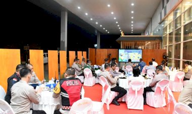 Sukses-Kawal-Mudik-Aman,-Keluarga-Nyaman:-Kapolda-NTT-Bersama-Jajaran-Catatkan-Tren-Positif-dan-