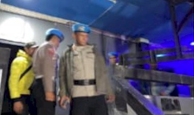 Sasar-Hiburan-Malam,-Si-Propam-Polres-Manggarai-Gelar-Ops-Gaktiblin-Perkuat-Kedisiplinan-Personel