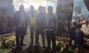 POLRI-BERSAMA-TNI-HADIR-AMANKAN-RESEPSI-PERNIKAHAN-DI-CANCAR,-SUASANA-BERLANGSUNG-AMAN-DAN-KONDUSIF