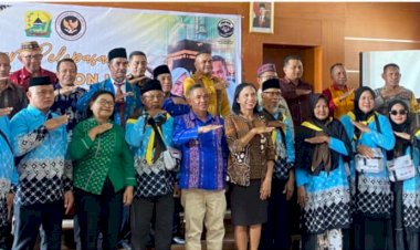 KABAG-OPS-WAKILI-KAPOLRES-MANGGARAI,-PASTIKAN-POLRI-BERIKAN-PELAYANAN-PENGAMANAN-MAKSIMAL-PADA-PELEPASAN-JEMAAH-CALON-HAJI-KABUPATEN-MANGGARAI-TAHUN-2026