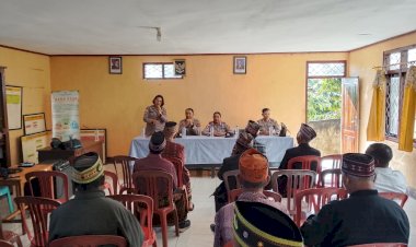 Sat-Binmas-Polres-Manggarai-Gelar-Penyuluhan-Binredawan-di-Desa-Poco-Likang,-Perkuat-Kesadaran-Masyarakat-Menjaga-Kamtibmas-dan-Cegah-Kenakalan-Remaja