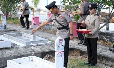 Polda-NTT-Gelar-Upacara-Ziarah-Tabur-Bunga-di-TMP-Dharma-Loka,-Wujud-Penghormatan-kepada-Jasa-Para-Pahlawan-Jelang-Hari-Bhayangkara-ke-80*