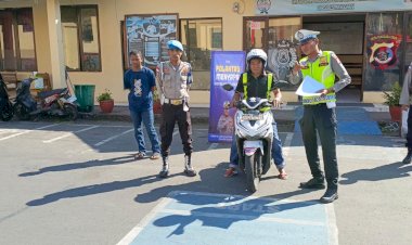POLRES-MANGGARAI-TINGKATKAN-PELAYANAN,-SATPAS-1642-GELAR-PENERANGAN-DAN-PELATIHAN-UJIAN-PRAKTIK-SIM-C-BAGI-MASYARAKAT