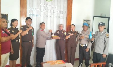 PERKUAT-SINERGITAS-ANTAR-LEMBAGA,-KAPOLSEK-REO-POLRES-MANGGARAI-SILATURAHMI-KE-KANTOR-KEJAKSAAN-NEGERI-MANGGARAI-DI-REO