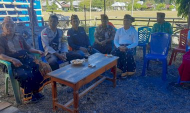 Bhabinkamtibmas-Polres-Manggarai-Laksanakan-Patroli-Dialogis-dan-Sambang-di-Desa-Lemarang,-Ajak-Warga-Jaga-Kondusivitas-Kamtibmas