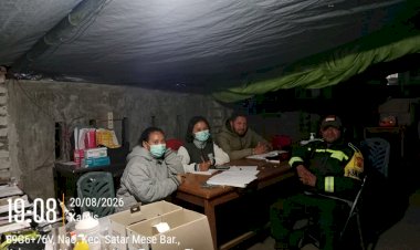 Bhabinkamtibmas-Desa-Nao-Sambangi-Posko-Kesehatan,-Pastikan-Warga-Terdampak-Gempa-Mendapat-Perhatian