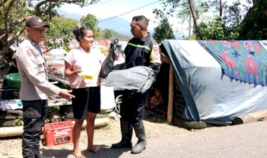 POLSEK-CIBAL-BERSAMA-BHABINKAMTIBMAS-BERGERAK-CEPAT-RESPON-KELUHAN-WARGA-TERDAMPAK-GEMPA,-SALURKAN-BANTUAN-POLRI-UNTUK-MASYARAKAT