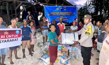 Bantuan-Polda-Jawa-Tengah-Disalurkan-kepada-Warga-Terdampak-Gempa-di-Cibal-Barat