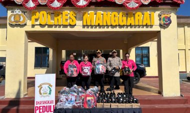 Peduli-Pendidikan,-Kapolres-Manggarai-Bersama-Ketua-Bhayangkari-Salurkan-Bantuan-Peralatan-Sekolah-dari-Ketua-Umum-Bhayangkari-di-SDI-Cunca-Lawir