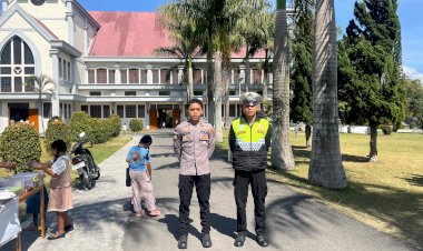 Polres-Manggarai-Laksanakan-Pengamanan-Ibadah-Hari-Minggu-di-Sejumlah-Gereja-dalam-Wilayah-Hukumnya