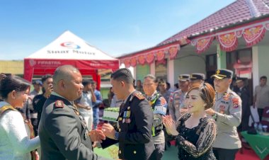 SPESIAL-KUE-HUT-TNI-KE-81,-POLRES-MANGGARAI-PERKUAT-SINERGITAS-TNI-POLRI
