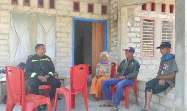 Masyarakat-Dusun-Watu-Alo-Sampaikan-Terima-Kasih-kepada-Bhabinkamtibmas-atas-Kepedulian-Menjaga-Kamtibmas-Pascapilkades