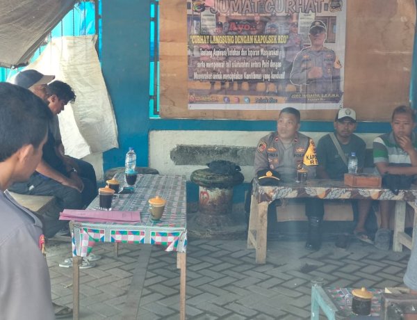 Polsek Reo Gelar Program Jumat Curhat Bersama Buruh Pelabuhan Kedindi Reo
