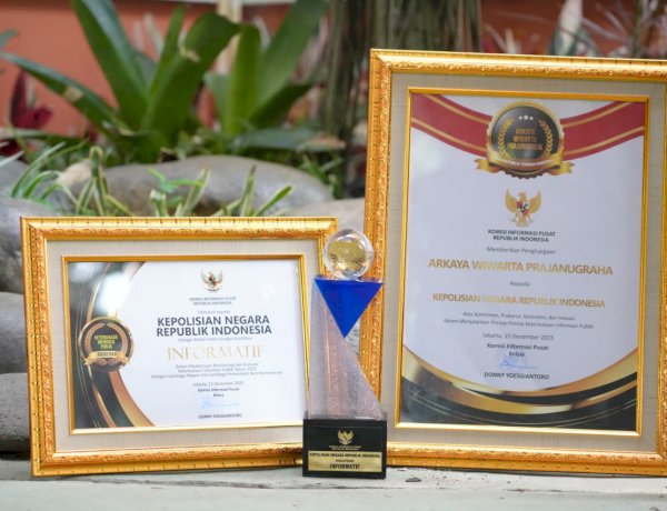 Dinobatkan sebagai Badan Publik Terbaik Nasional, Polri Raih Arkaya Wiwarta Prajanugraha dalam Monev KIP 2025*