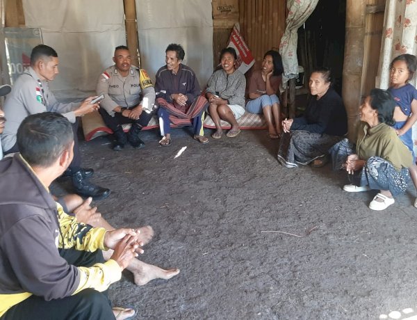 Bhabinkamtibmas Kelurahan Golodukal Lakukan Pengecekan Rumah Tidak Layak Huni Warga