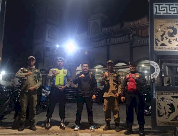 Polres Manggarai Laksanakan Pengamanan Sholat Tarawih di Masjid Agung Baiturahman Ruteng