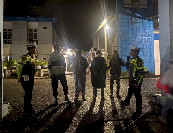 SATLANTAS POLRES MANGGARAI GELAR PATROLI MALAM ANTISIPASI BALAP LIAR DAN LAKA LANTAS