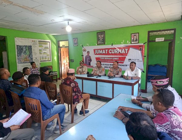POLRES MANGGARAI GELAR KEGIATAN “JUMAT CURHAT” DI KELURAHAN MBAUMUKU