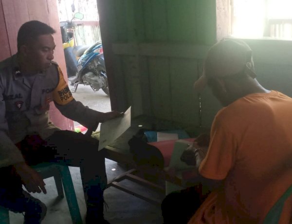 BHABINKAMTIBMAS KECAMATAN REOK MEMBANTU WARGA DALAM PELAYANAN KESEHATAN DAN AKTIVASI BPJS